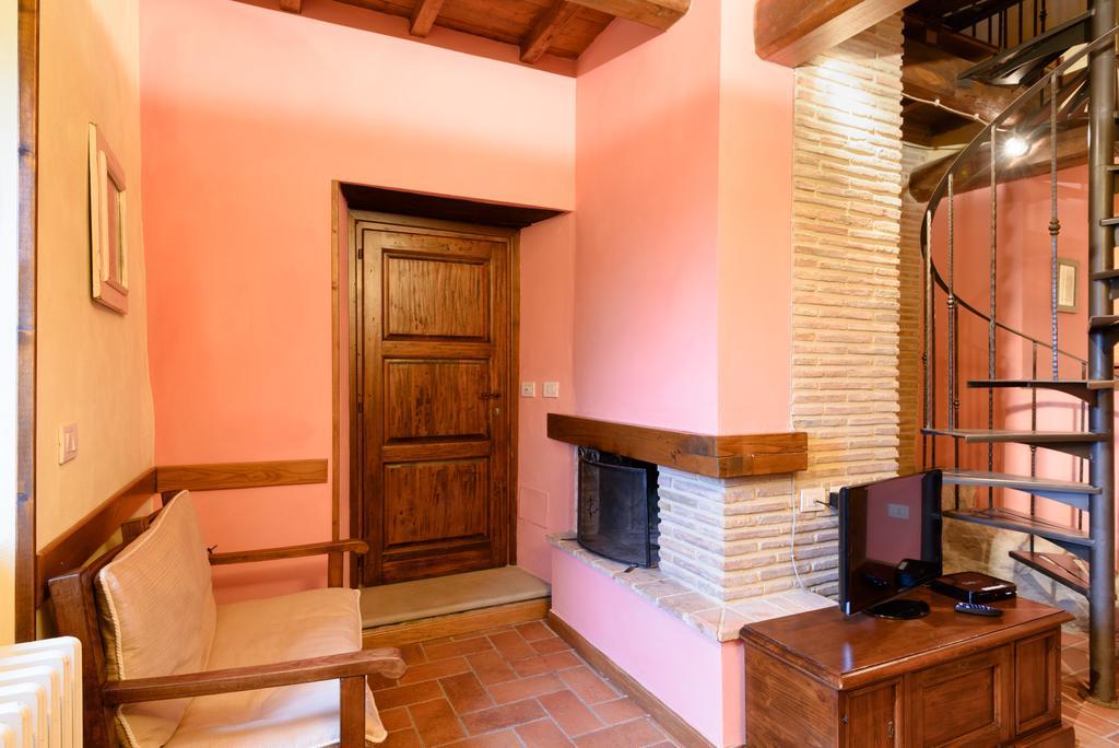 Il Borgo Dei Corsi - Charming Holiday Apartments Ortignano Raggiolo Buitenkant foto