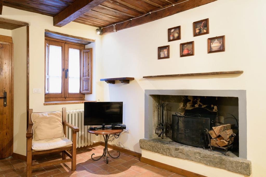 Il Borgo Dei Corsi - Charming Holiday Apartments Ortignano Raggiolo Buitenkant foto