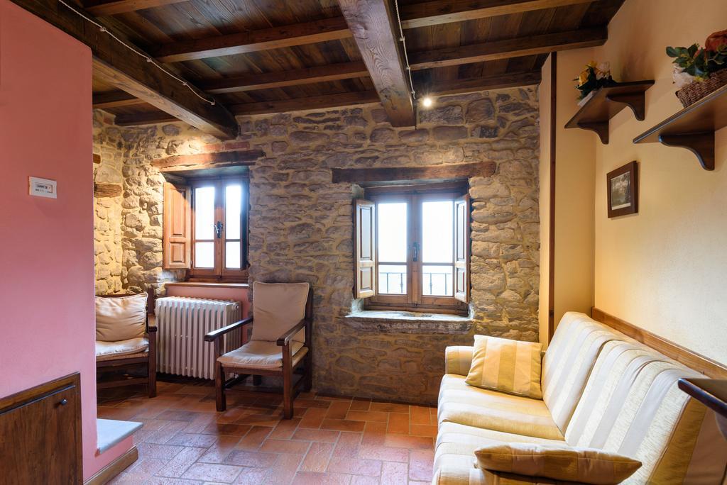 Il Borgo Dei Corsi - Charming Holiday Apartments Ortignano Raggiolo Buitenkant foto